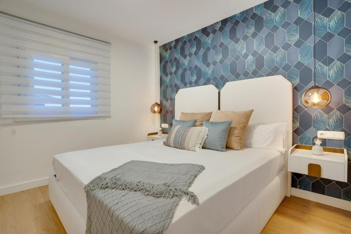 Modern Flat With Sea Views Apartment