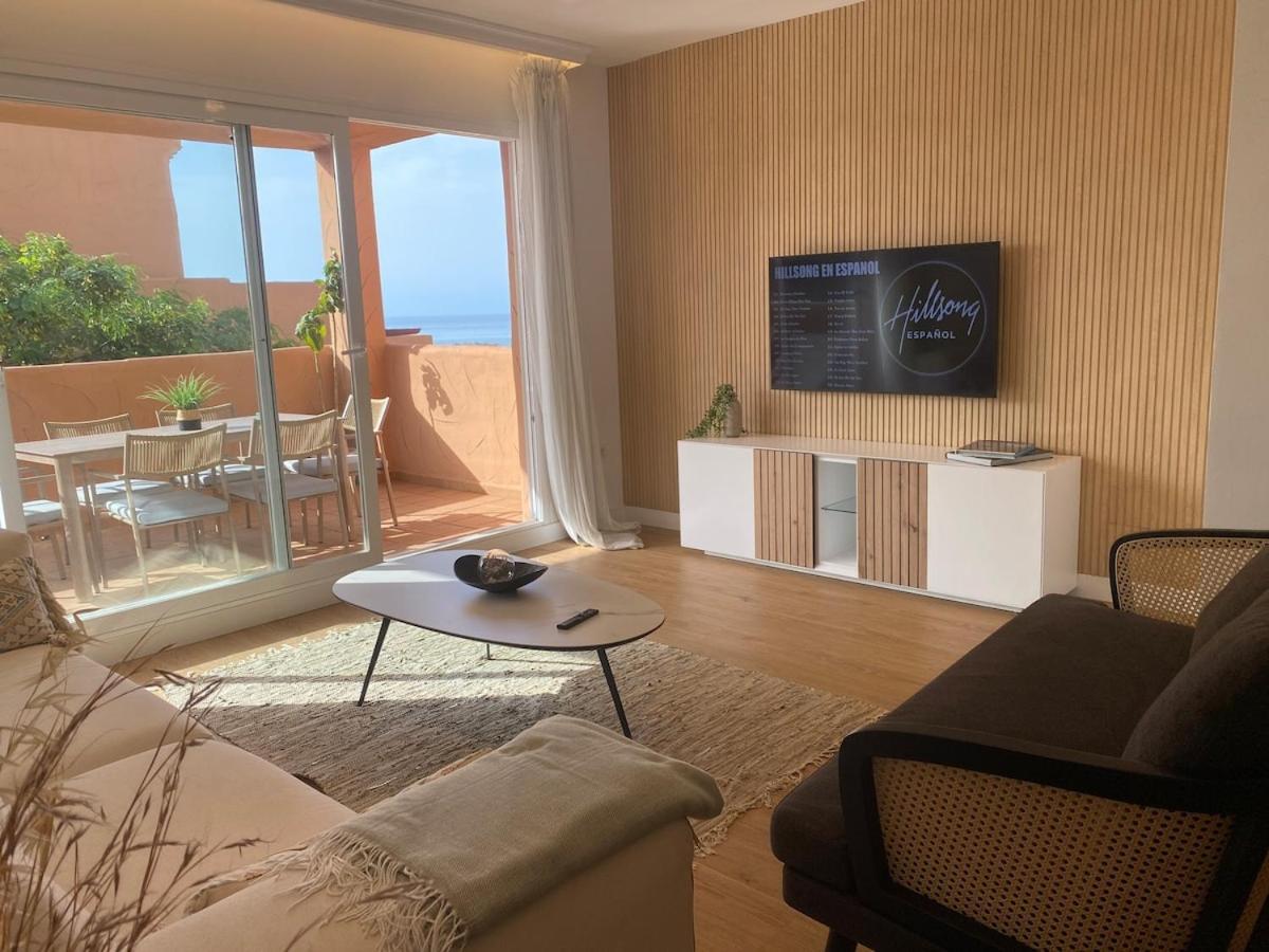 Modern Flat With Sea Views